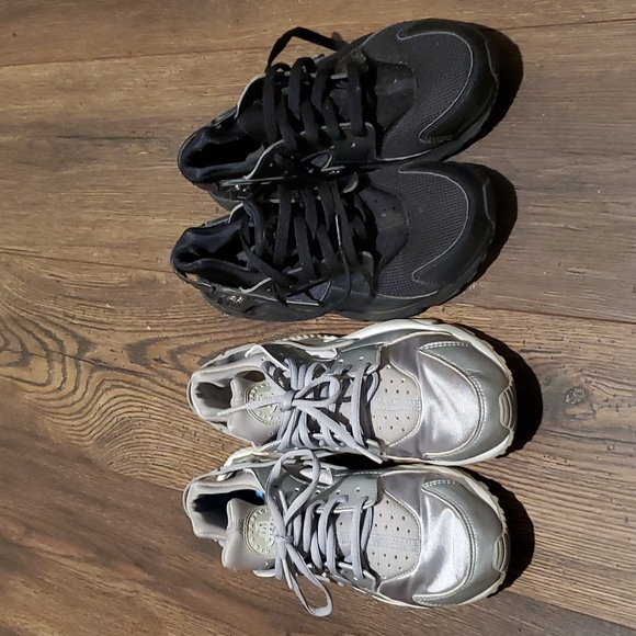 Womens lot of 2 pairs Nike Air Huarache sneakers sz 8.5 - Picture 2 of 10